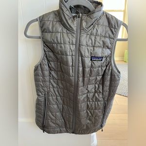 Patagonia Women’s Nano puff vest. Small